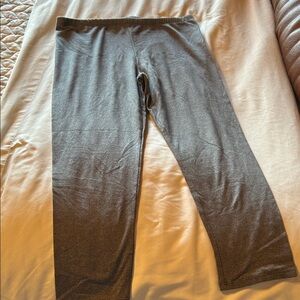 SO Charcoal Gray capri Leggings